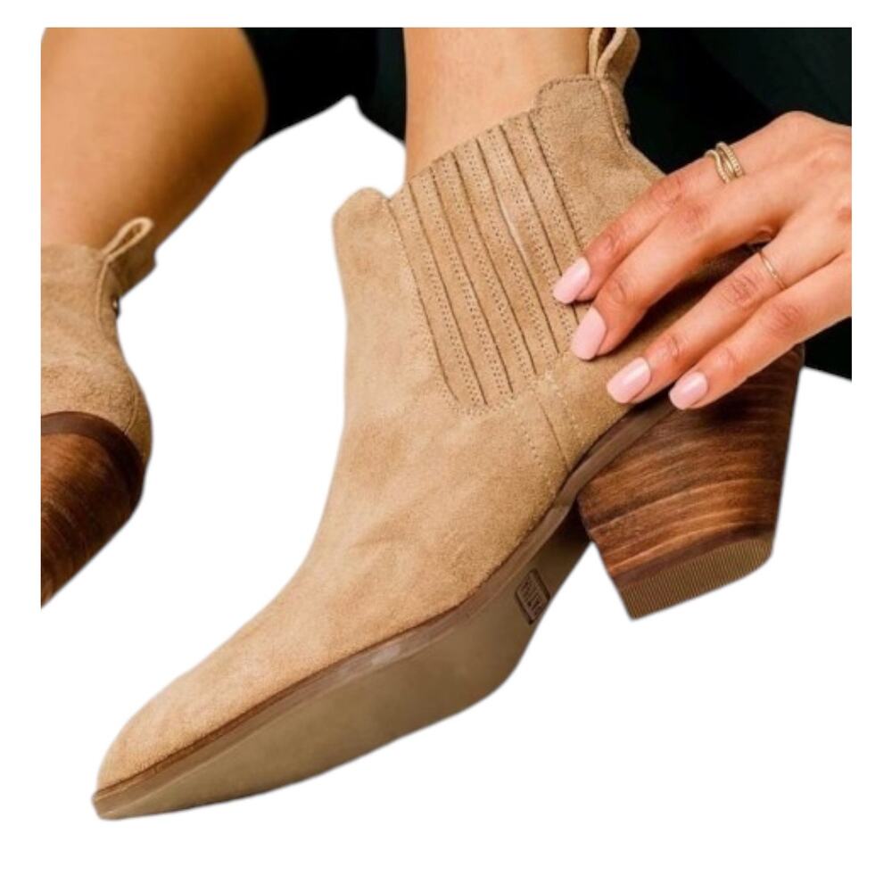 Women’s Portland Leather Patina Dakota Western Suede Ankle Boot in Taupe -size 7